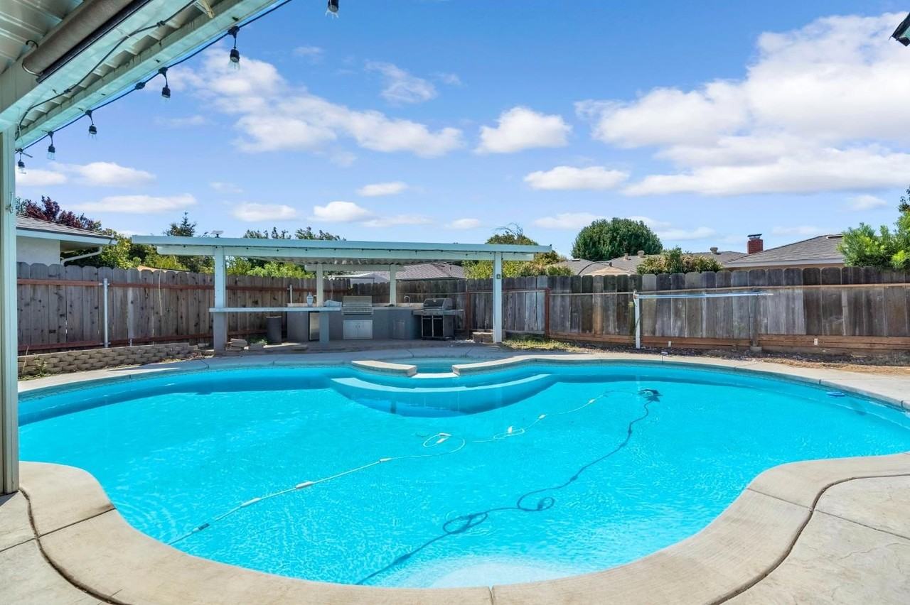 6737 N Harrison Ave - Photo 5 of 10