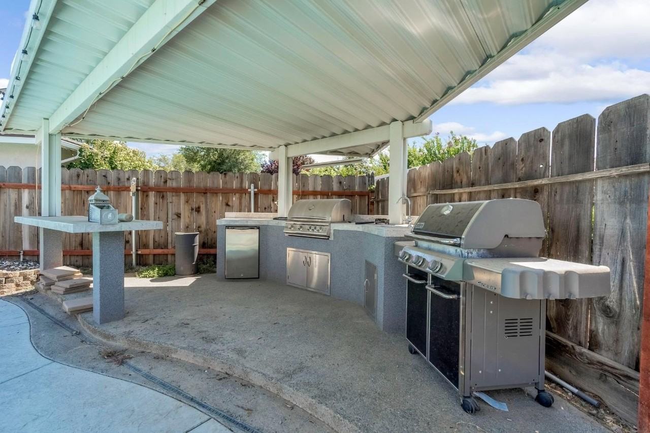 6737 N Harrison Ave - Photo 7 of 10