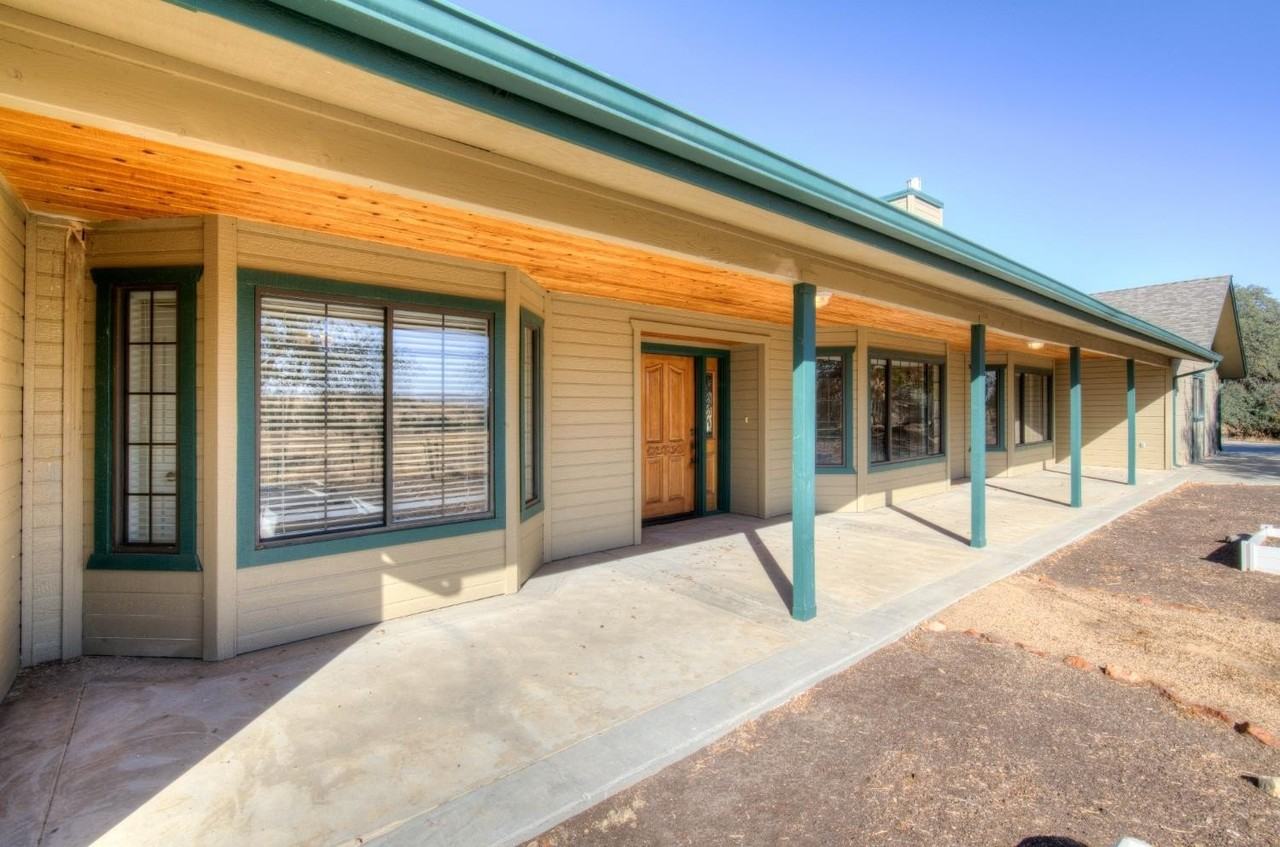 19580 Watts Valley Rd - Photo 2 of 22