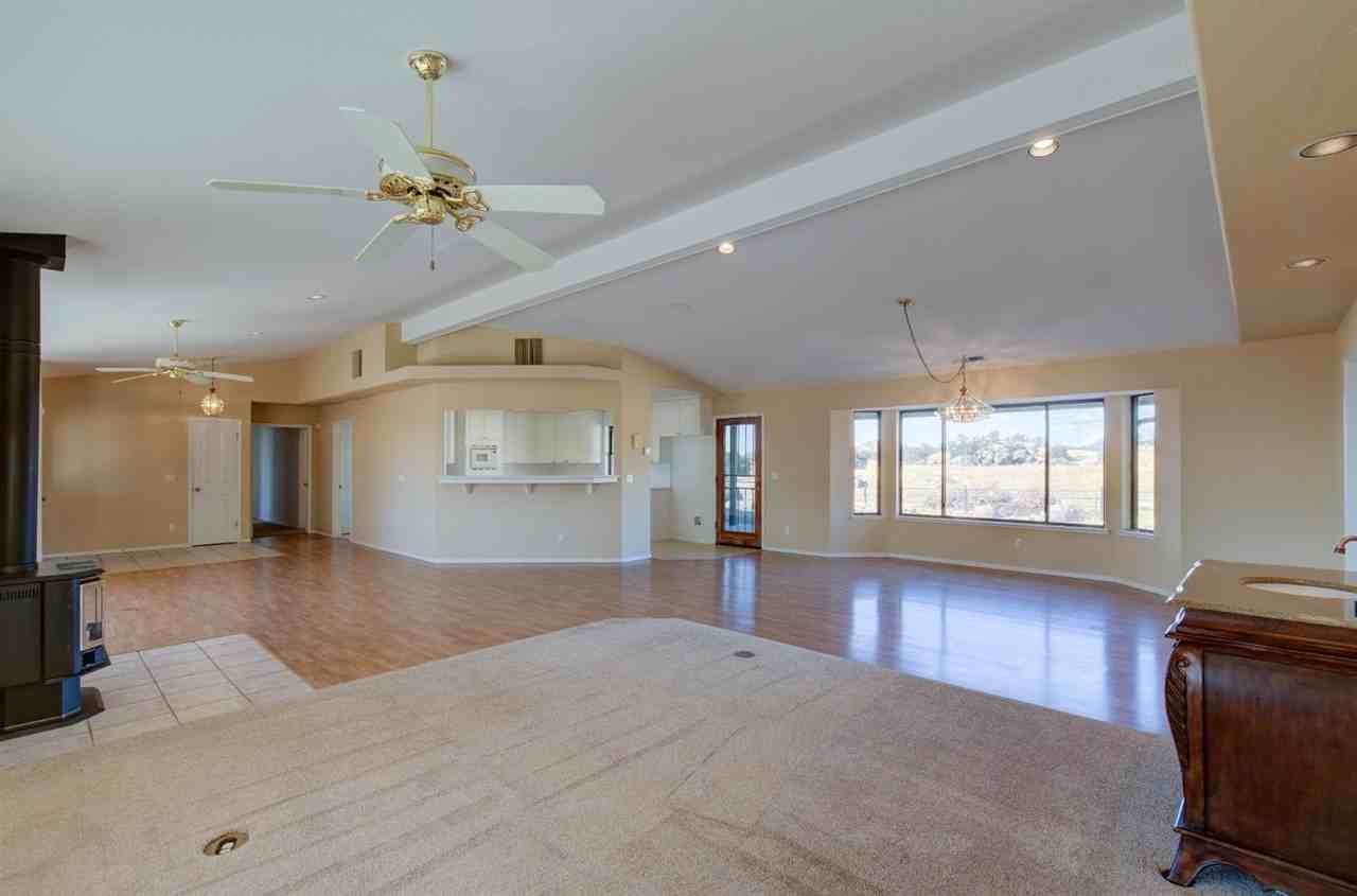 19580 Watts Valley Rd - Photo 5 of 22