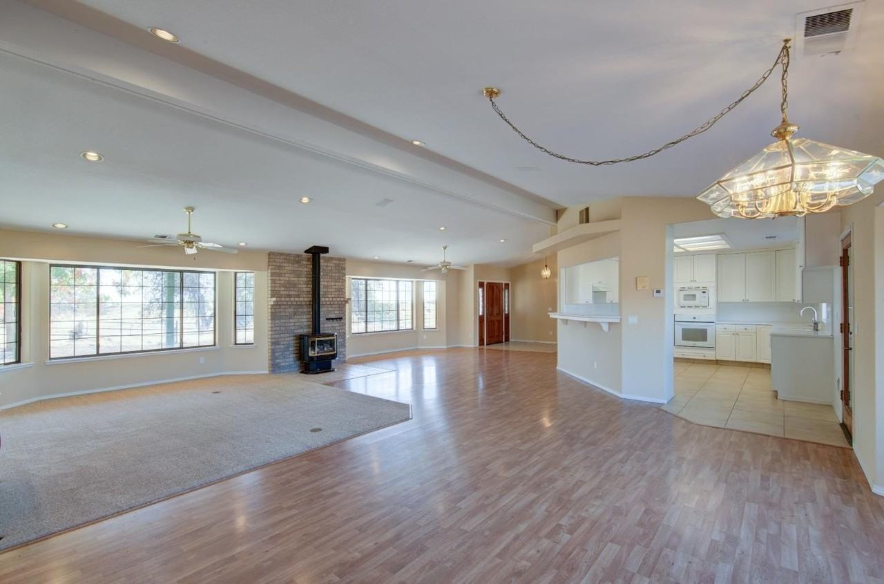 19580 Watts Valley Rd - Photo 6 of 22