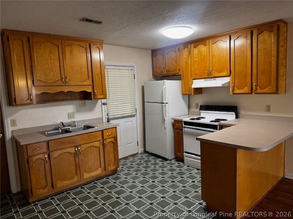 2411 Oak St #B - Photo 4 of 10