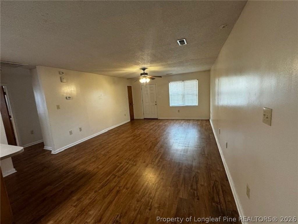 2411 Oak St #B - Photo 5 of 10