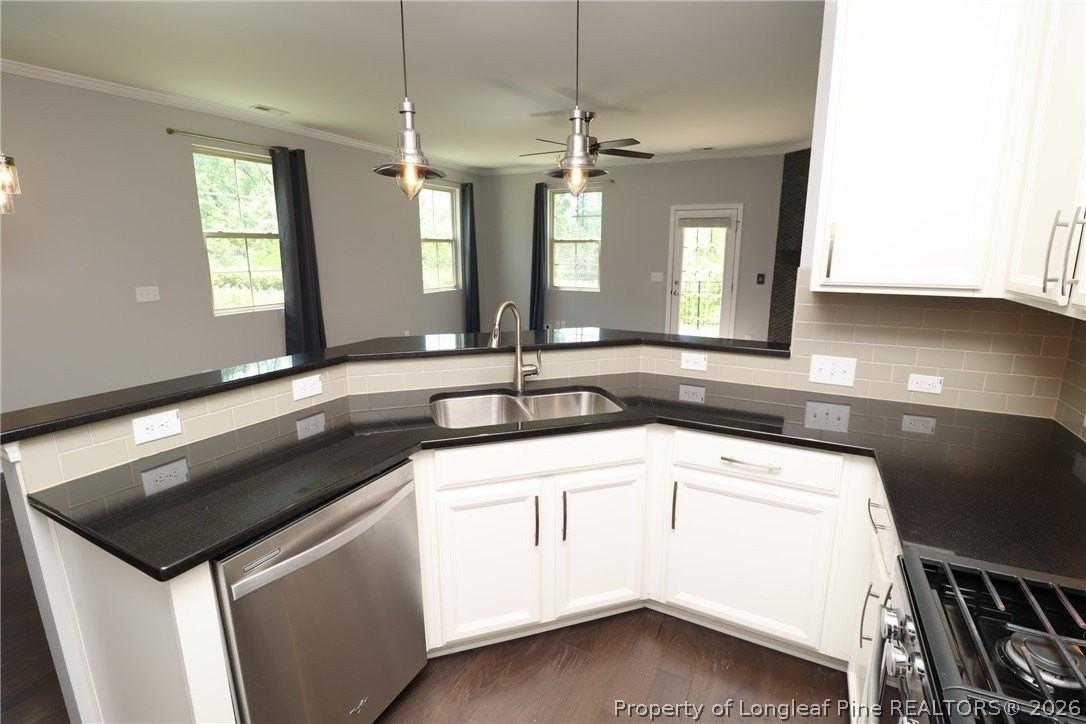 689 Wickham Ridge Rd - Photo 7 of 37