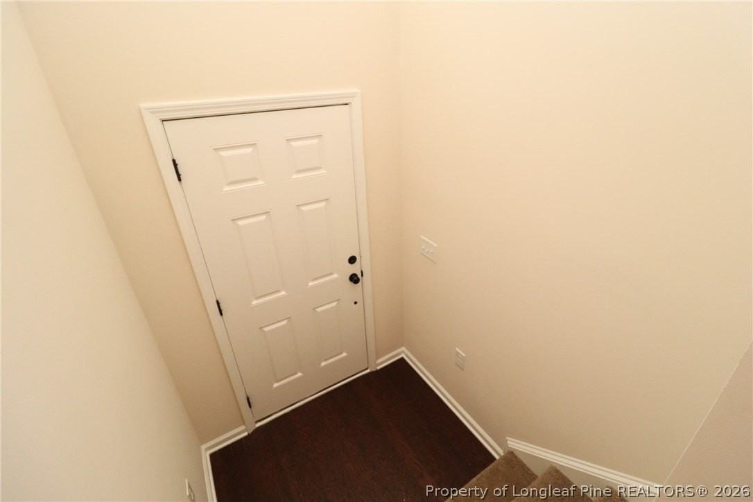 1405 Regents Ln - Photo 2 of 32