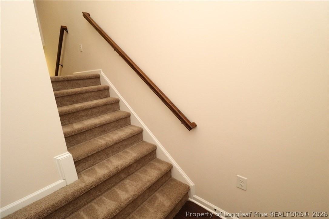 1405 Regents Ln - Photo 3 of 32