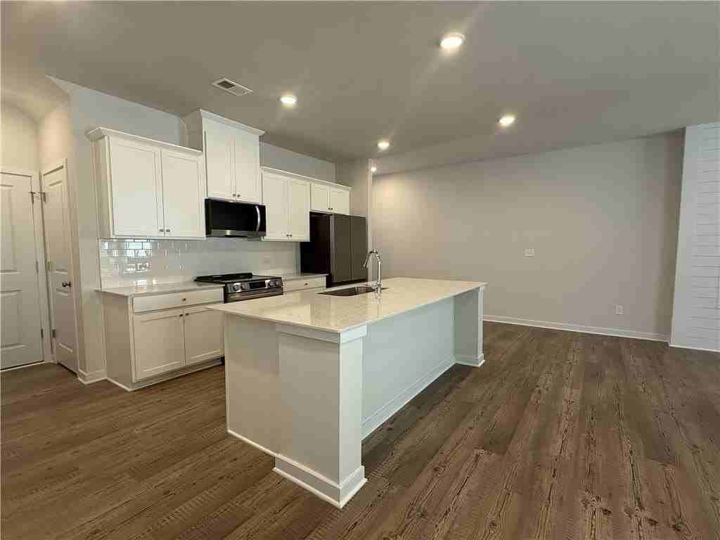 7349 Mulberry Trace Ln - Photo 3 of 32