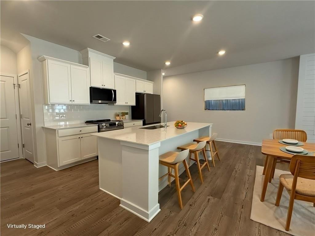 7349 Mulberry Trace Ln - Photo 4 of 32