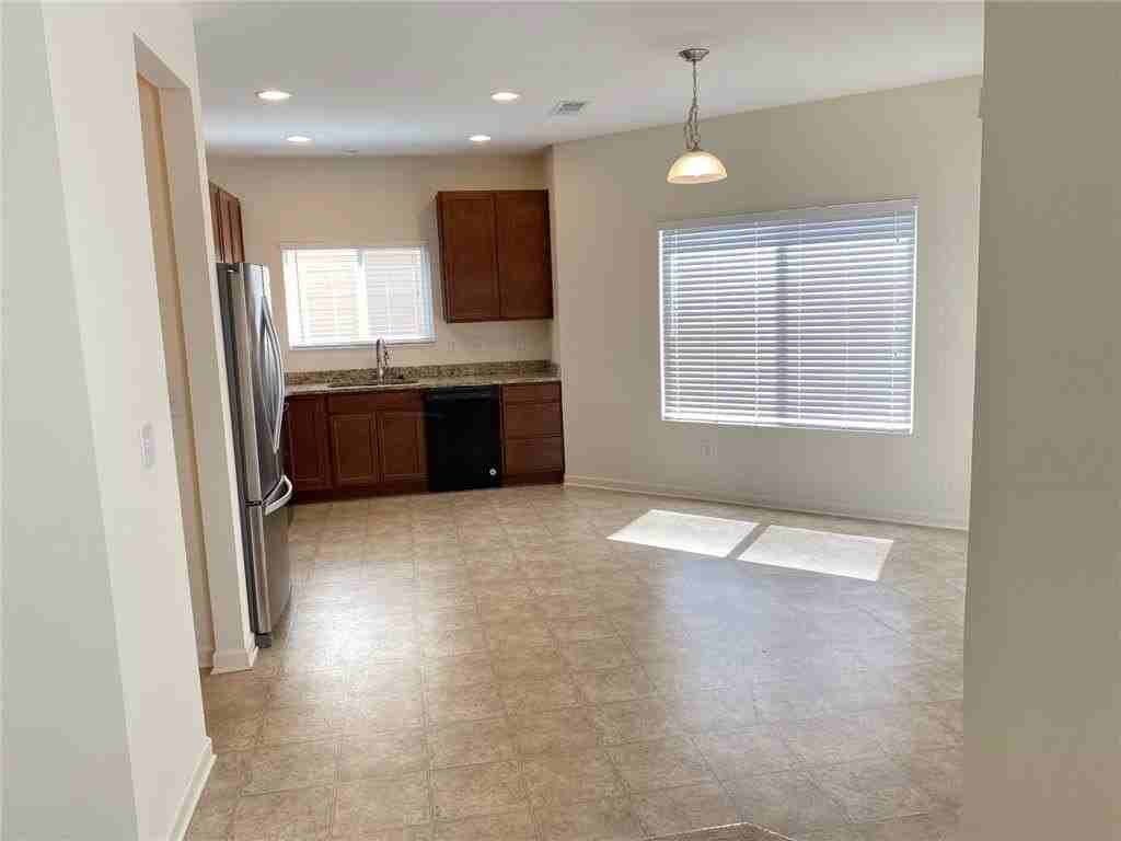 1490 Avalon Creek Rd - Photo 2 of 13