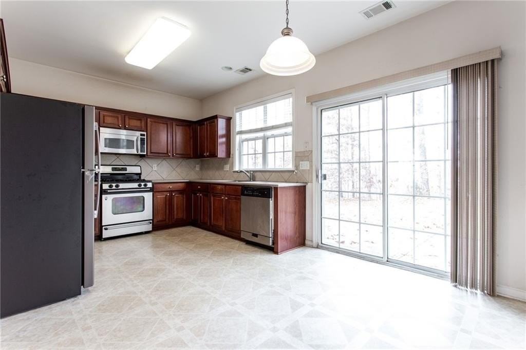 910 Wendlebury Ct - Photo 7 of 25