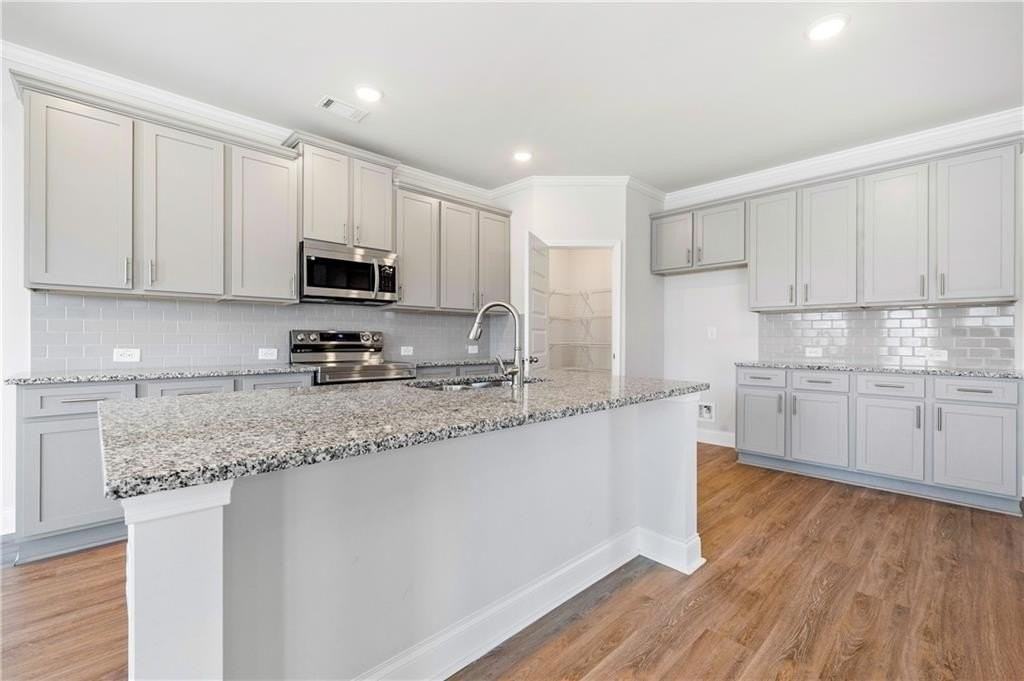 3831 Brookburn Park - Photo 7 of 35