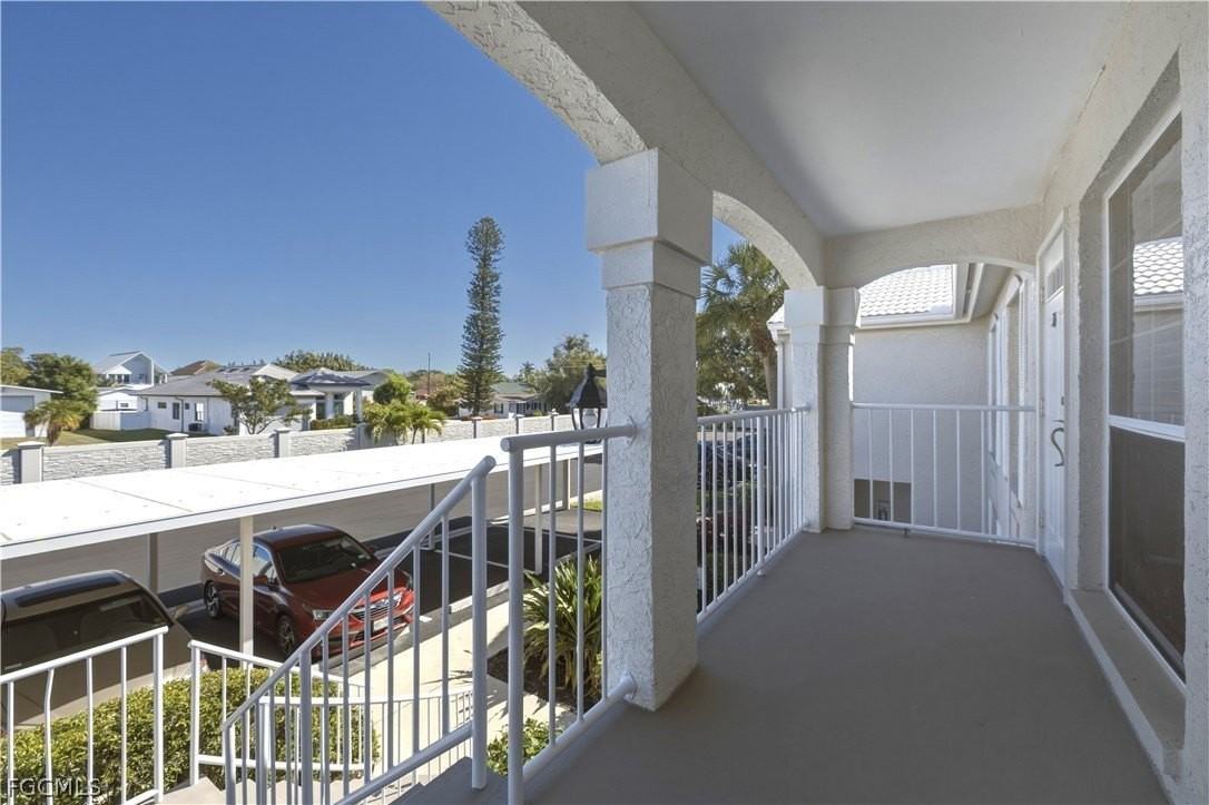 876 Gulf Pavilion Dr #202 - Photo 3 of 32