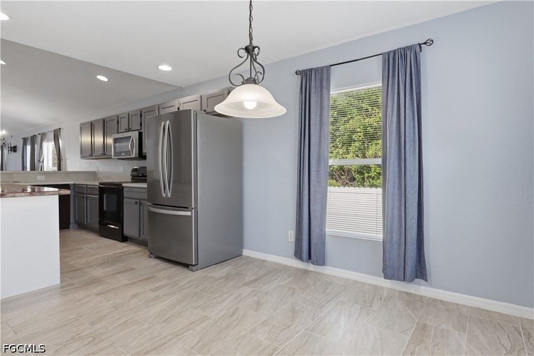 3005 41st St W - Photo 3 of 49