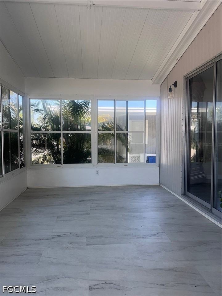 947 Strongbox Ln - Photo 6 of 14