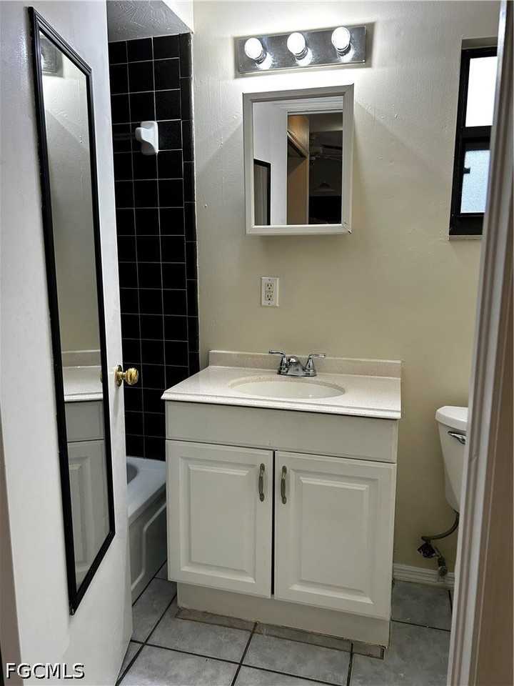 229 Hancock Bridge Pkwy - Photo 7 of 14