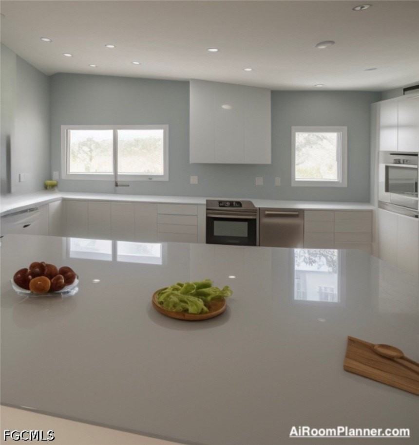 21484 Edgewater Dr - Photo 4 of 15