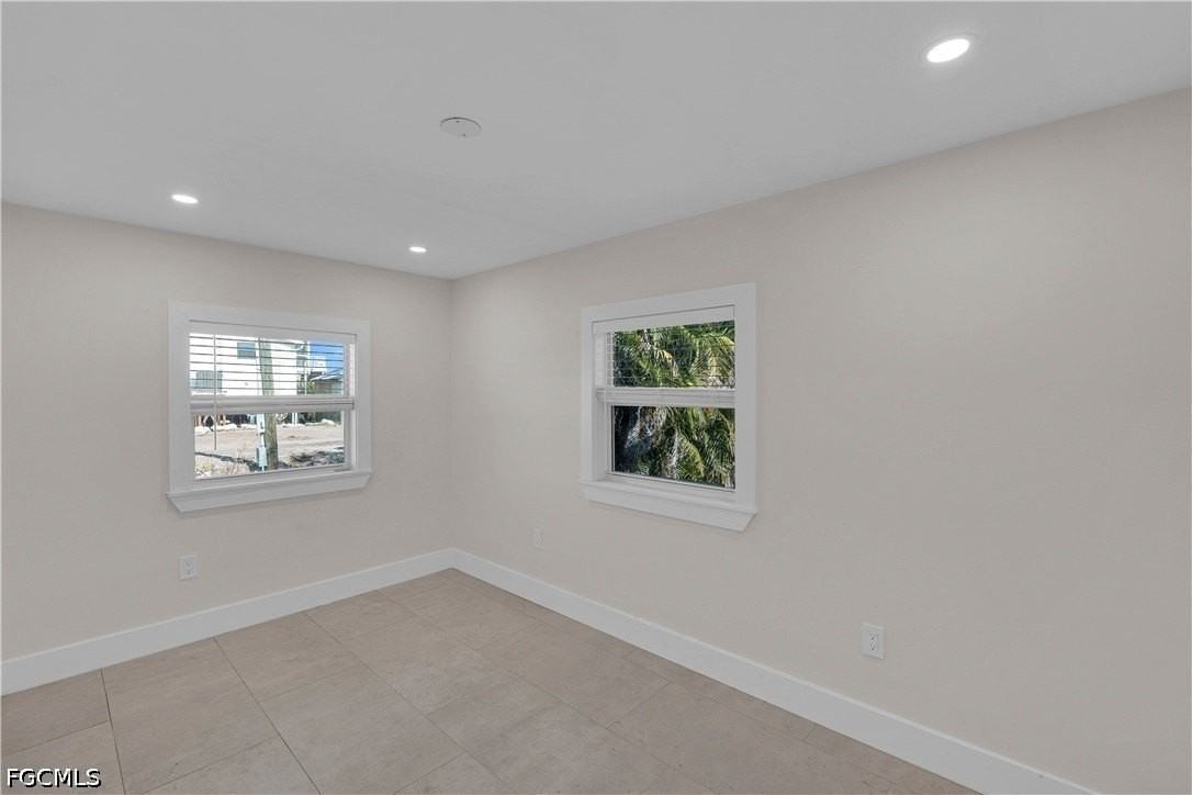 2880 8th Ave - Photo 7 of 28