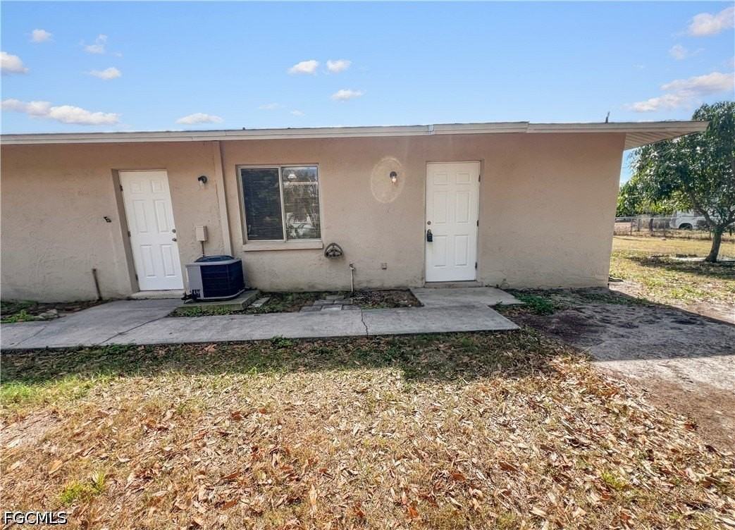 2239 Iris Way - Photo 5 of 24