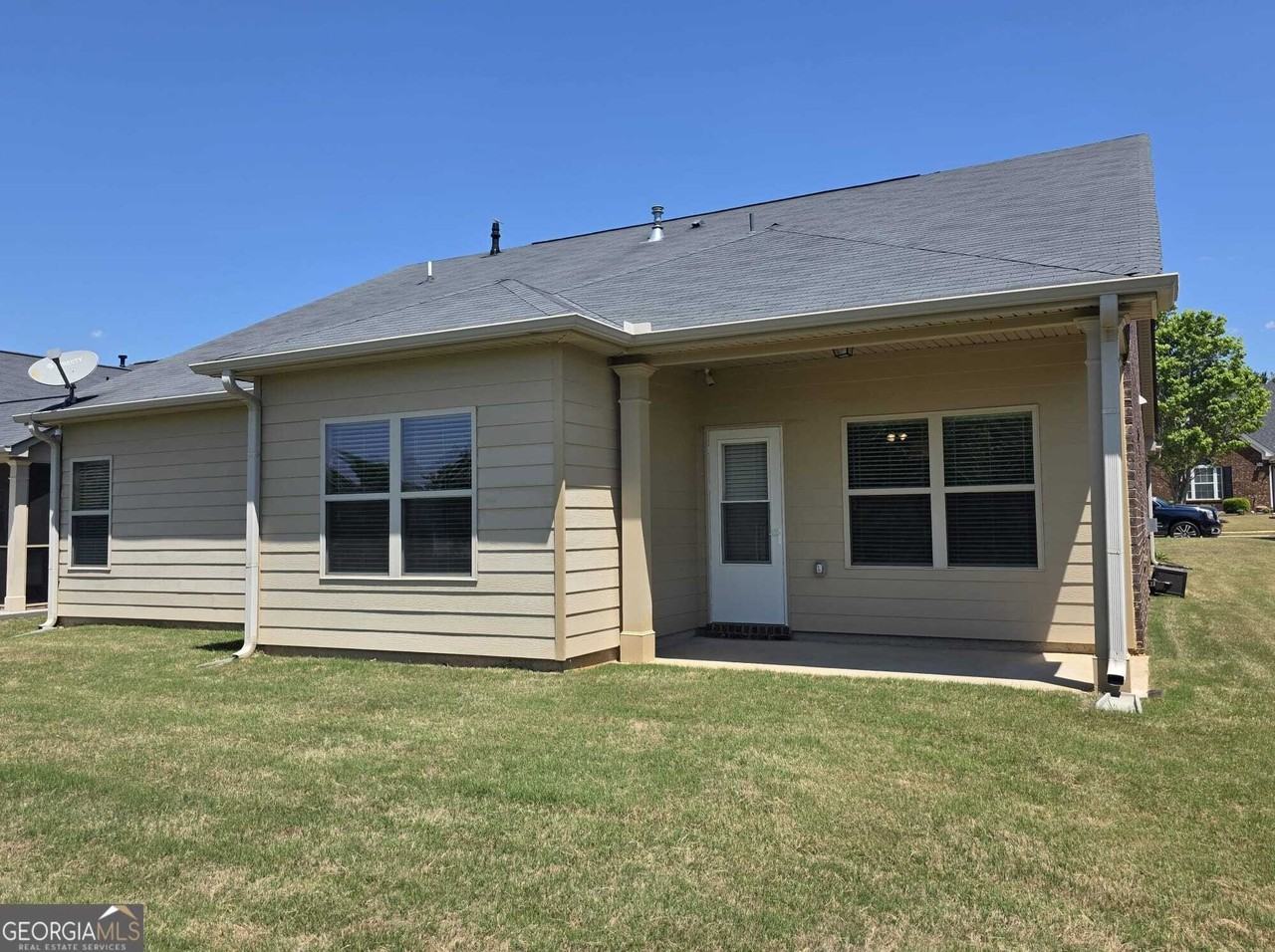 1476 Empress Dr - Photo 4 of 40