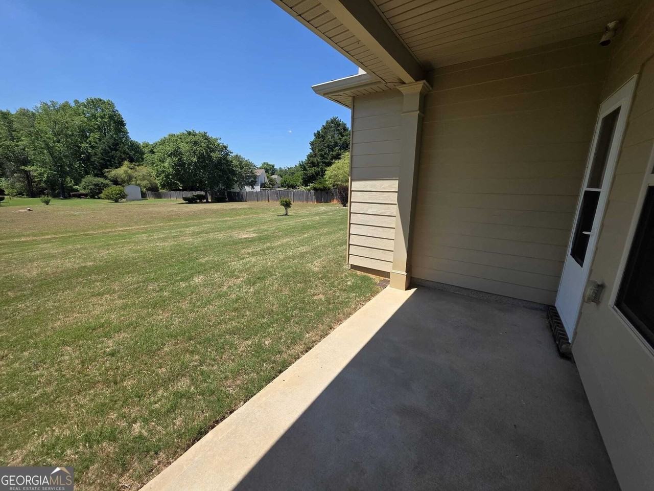 1476 Empress Dr - Photo 5 of 40