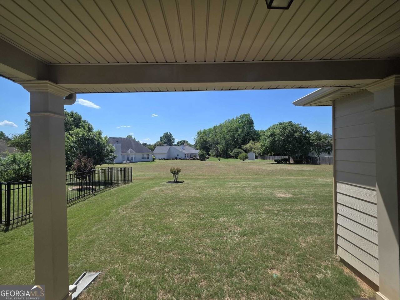 1476 Empress Dr - Photo 6 of 40