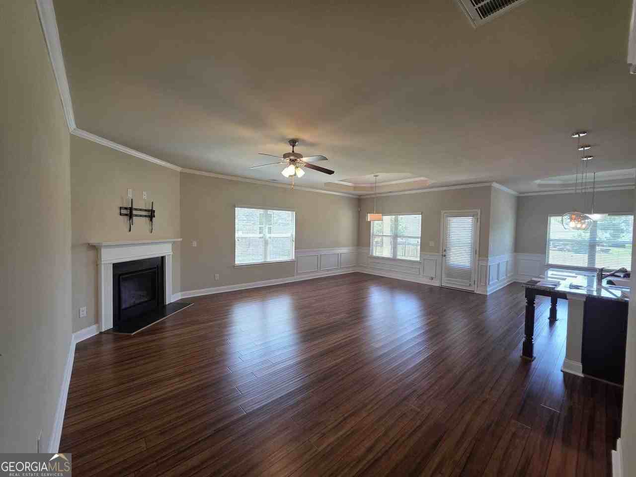 1476 Empress Dr - Photo 7 of 40