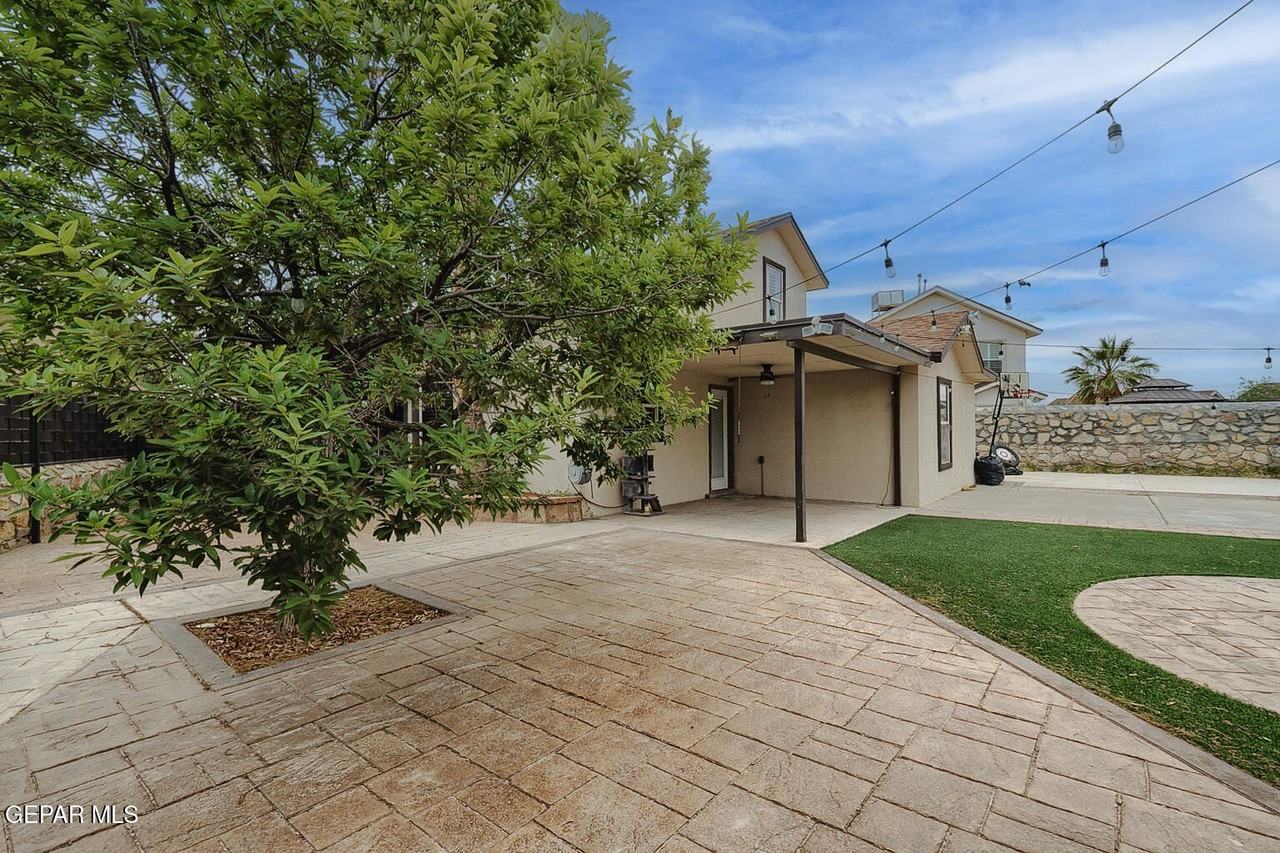 12272 Tierra Pez Way - Photo 5 of 35