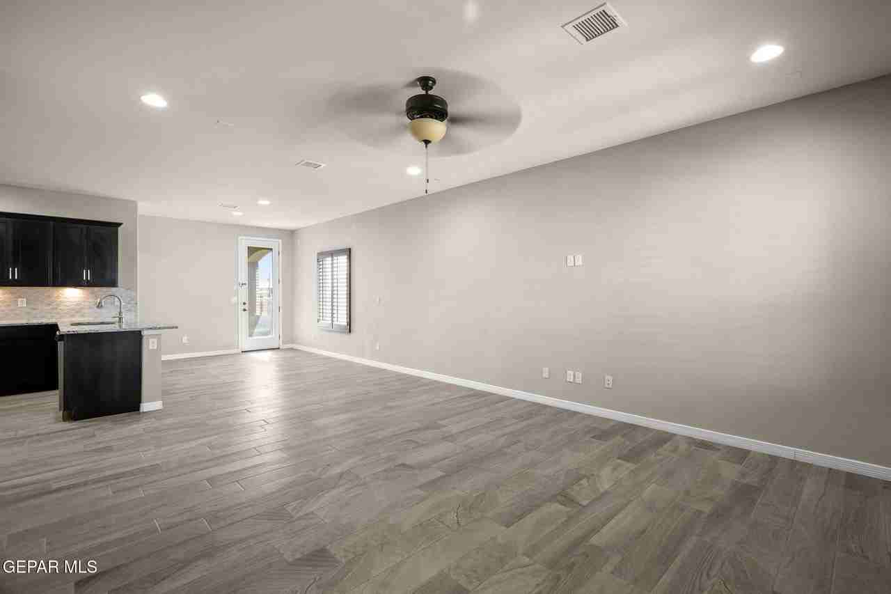 12926 Terrington Ave - Photo 6 of 33