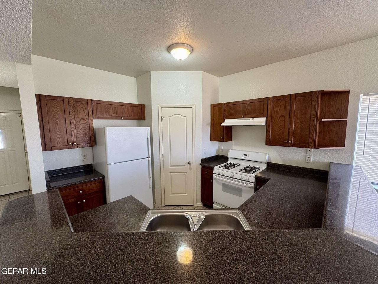 5916 Cielo Del Rey Pl #A - Photo 6 of 26