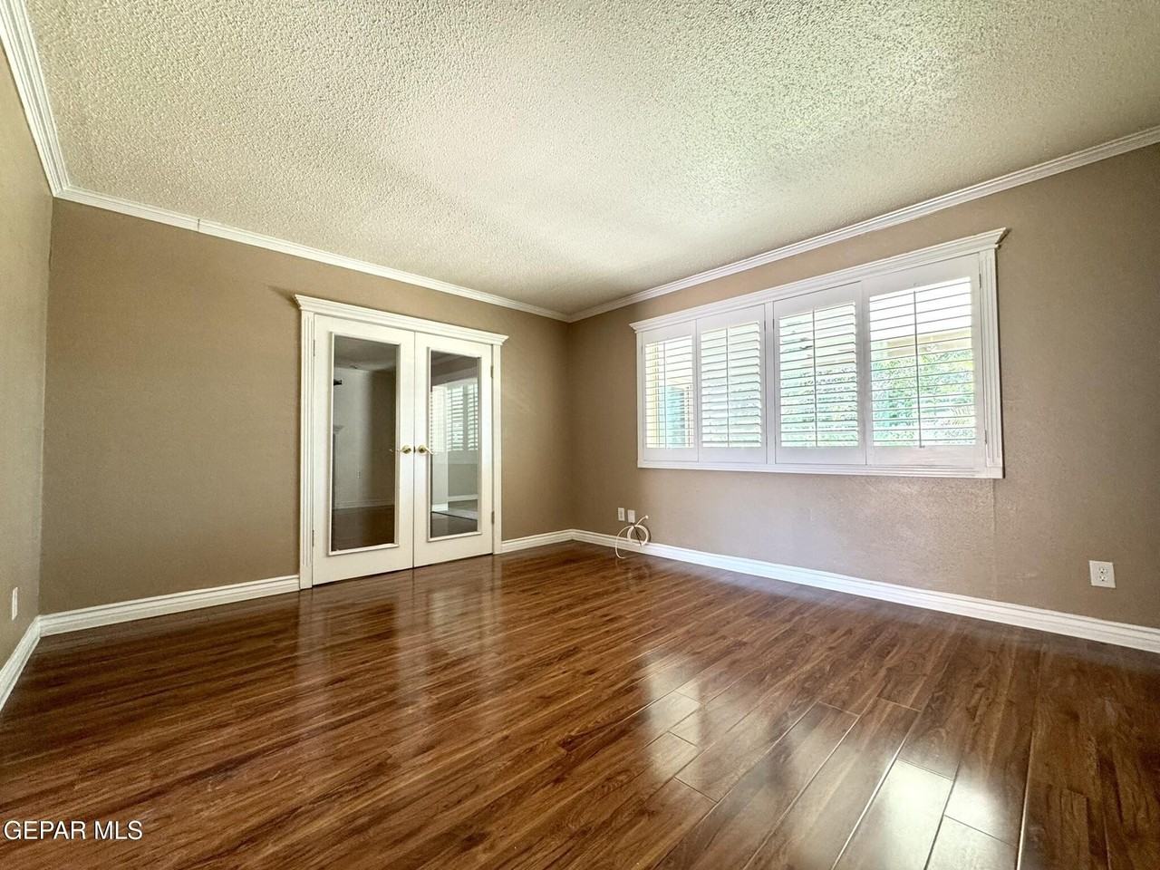 10288 Lakeview Dr - Photo 7 of 50