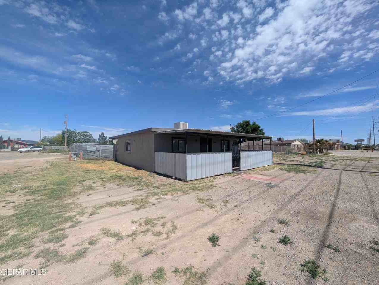 11841 Socorro Rd - Photo 2 of 17
