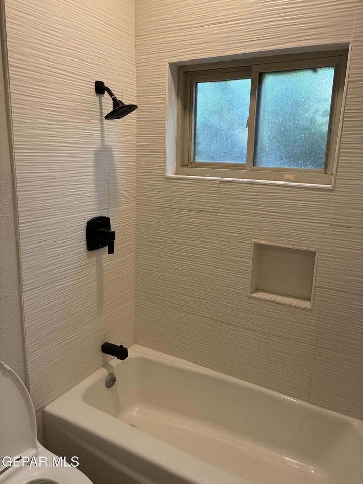 8316 Wh Burges Dr - Photo 6 of 18