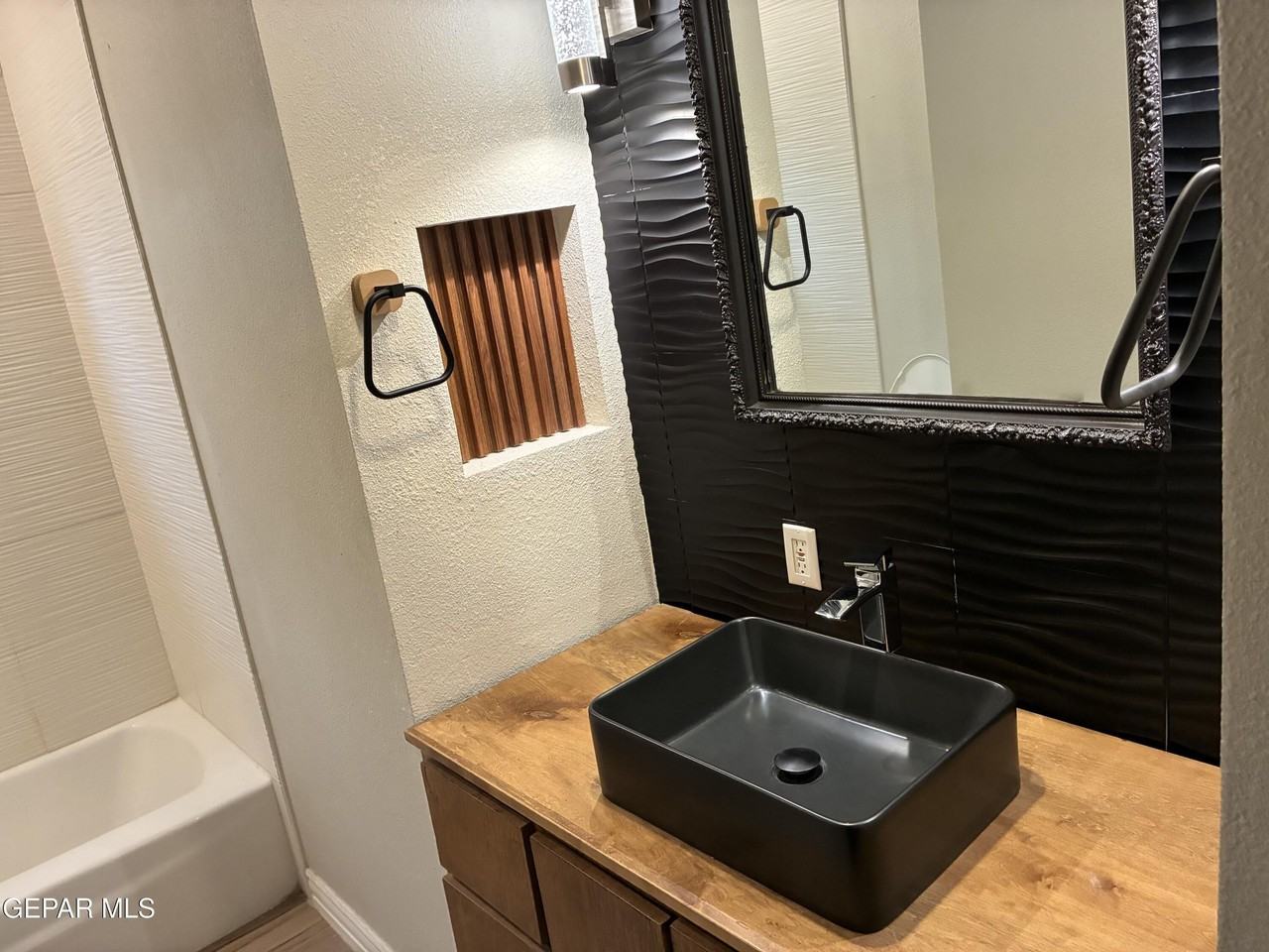 8316 Wh Burges Dr - Photo 7 of 18