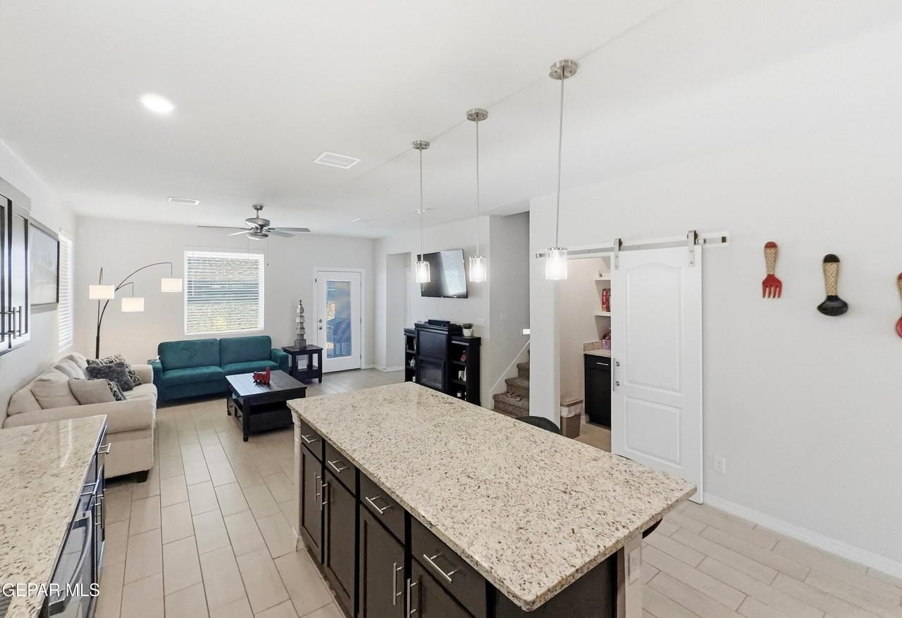 1664 Sam Dominguez St - Photo 5 of 33