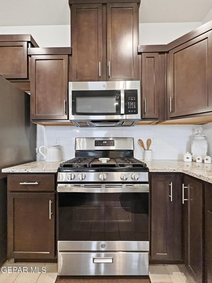 1664 Sam Dominguez St - Photo 6 of 33