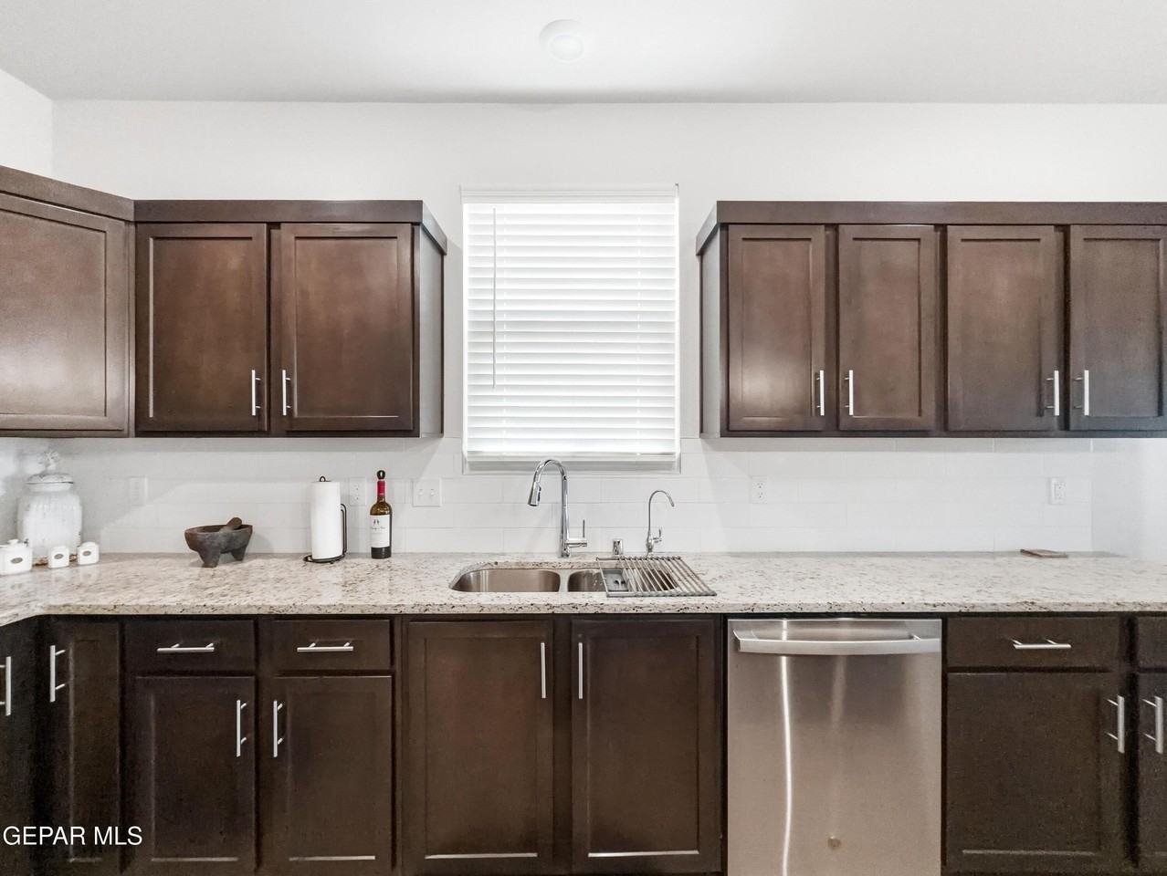 1664 Sam Dominguez St - Photo 7 of 33