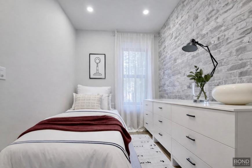 1031 Lorimer St - Photo 5 of 9