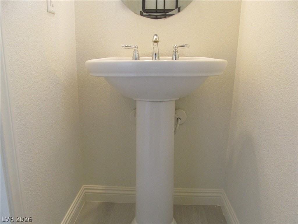 5930 Crown Palms Ave - Photo 4 of 25