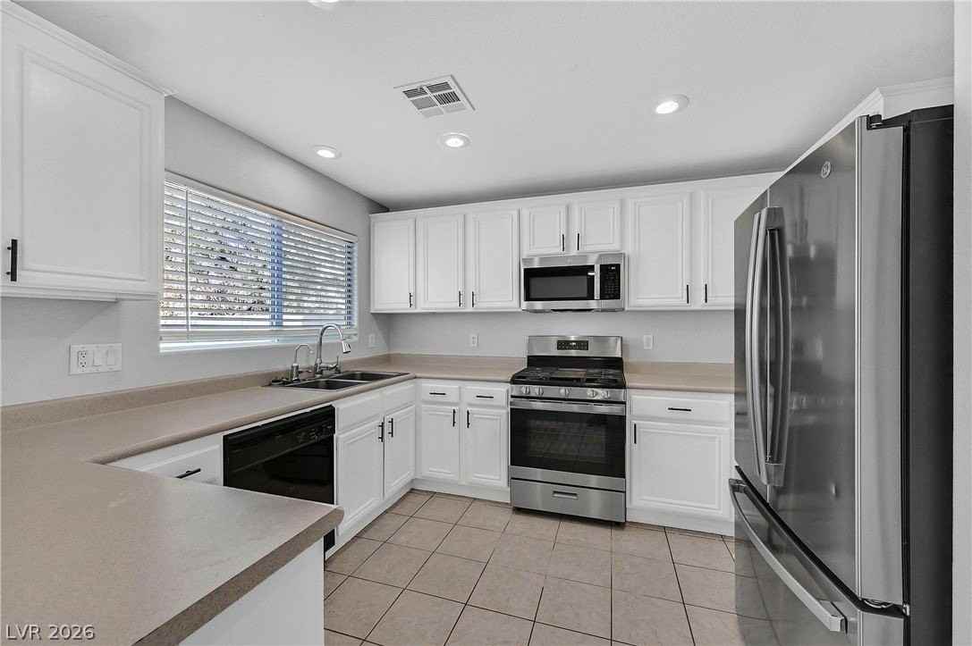 340 Silverado Pines Ave - Photo 4 of 23