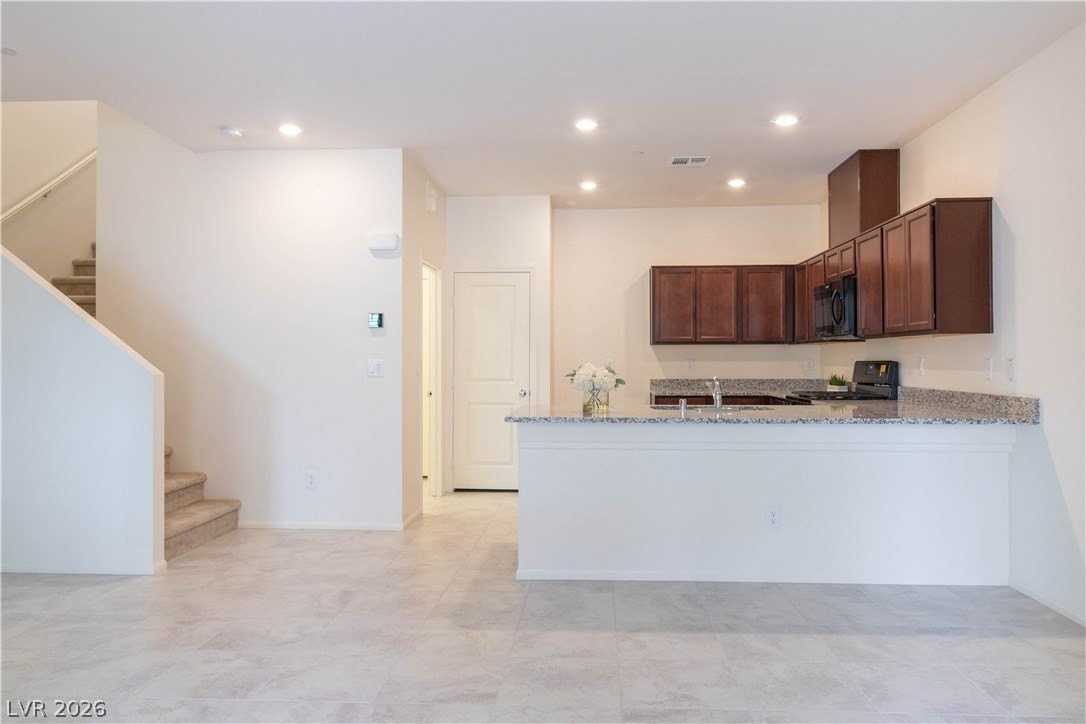 3208 Brynley Ave - Photo 6 of 26