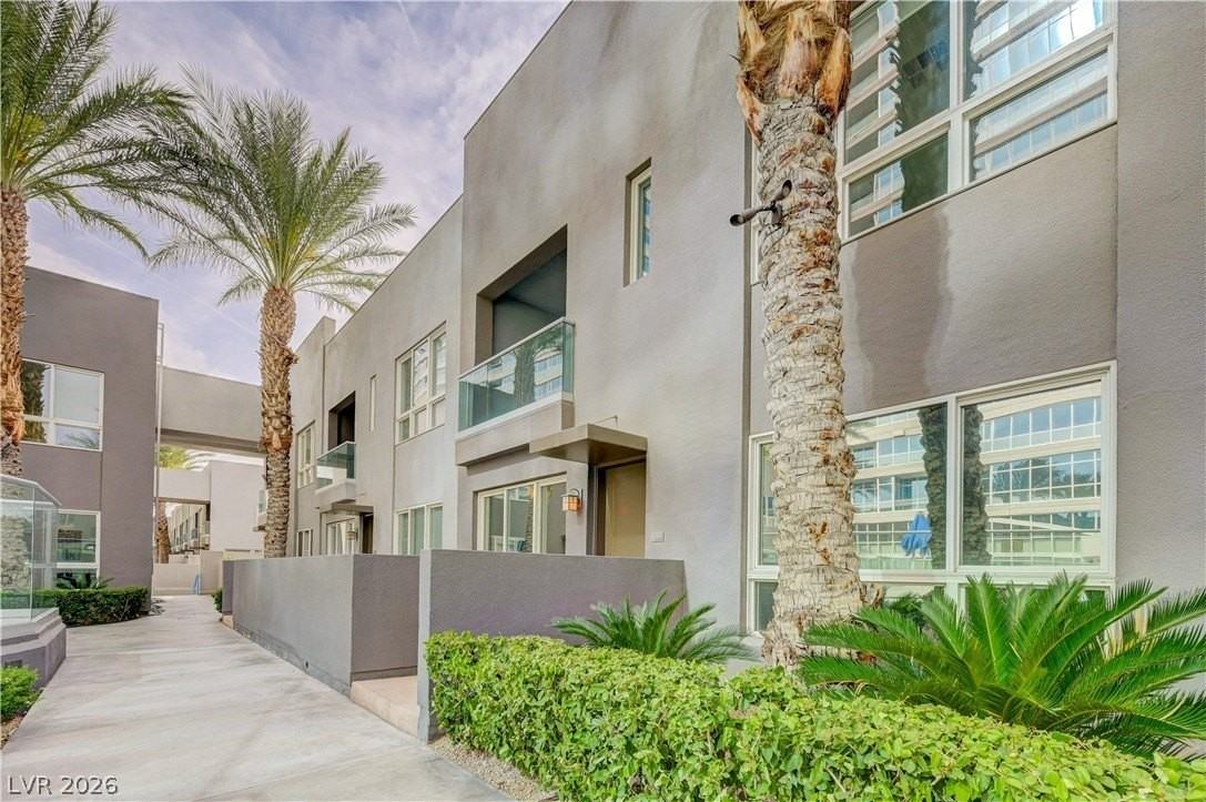 4535 Dean Martin Dr #103 - Photo 3 of 50