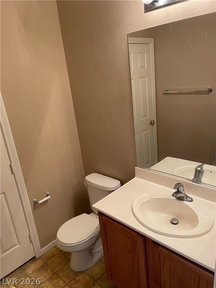 3753 Hollycroft Dr - Photo 7 of 22