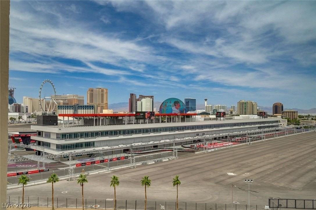 205 E Harmon Ave #912 - Photo 5 of 39