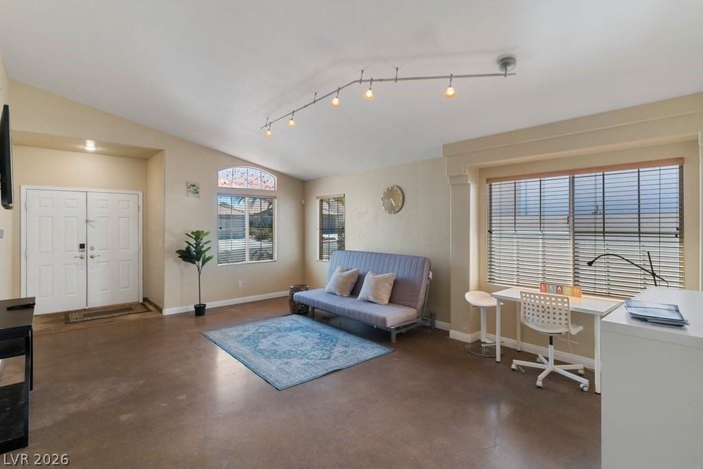 9828 Pioneer Ave - Photo 6 of 28