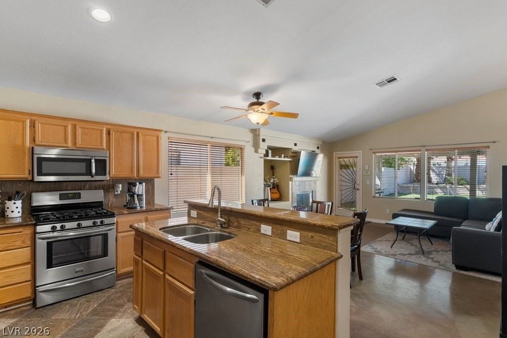 9828 Pioneer Ave - Photo 7 of 28