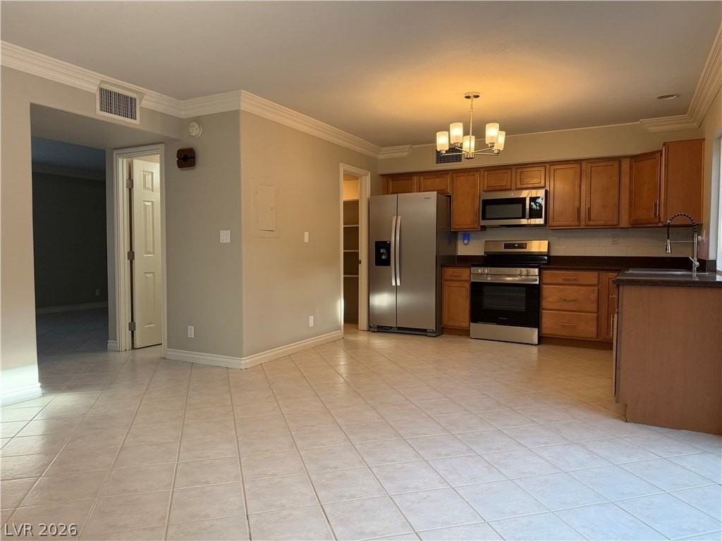 4538 Brighton Dr - Photo 4 of 12