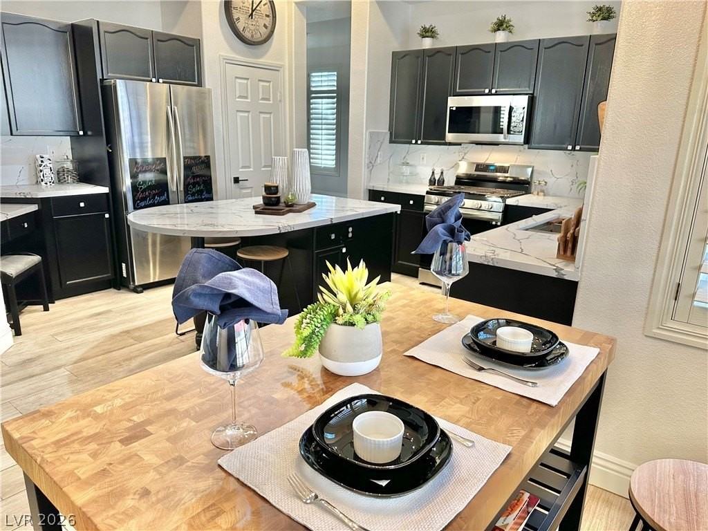 20 Chateau Whistler Ct - Photo 2 of 50