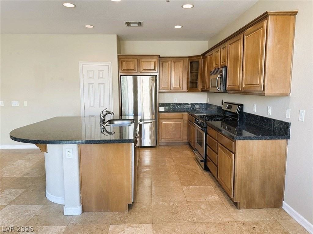 7576 Cascade Oak Ave - Photo 4 of 15