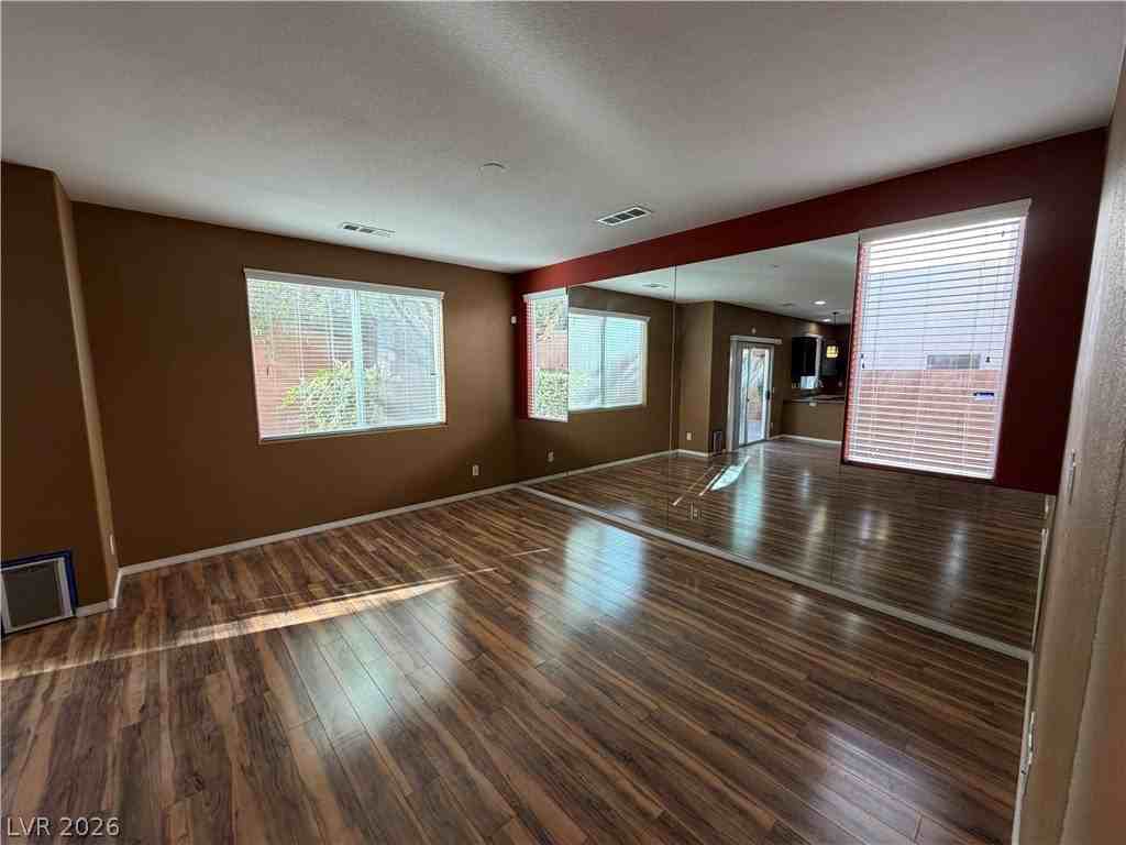 10622 Thor Mountain Ln - Photo 4 of 33