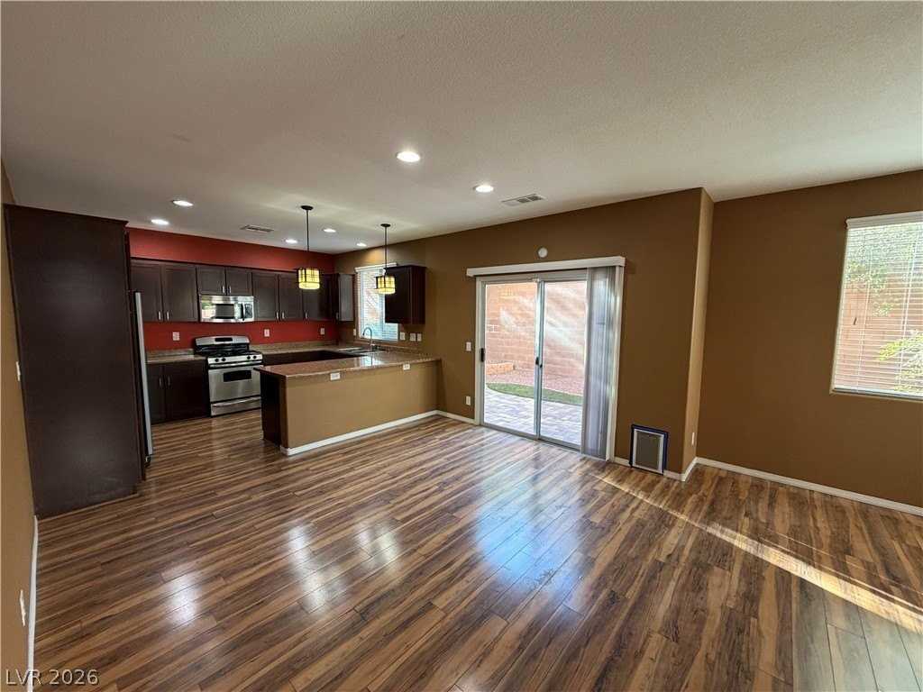 10622 Thor Mountain Ln - Photo 5 of 33